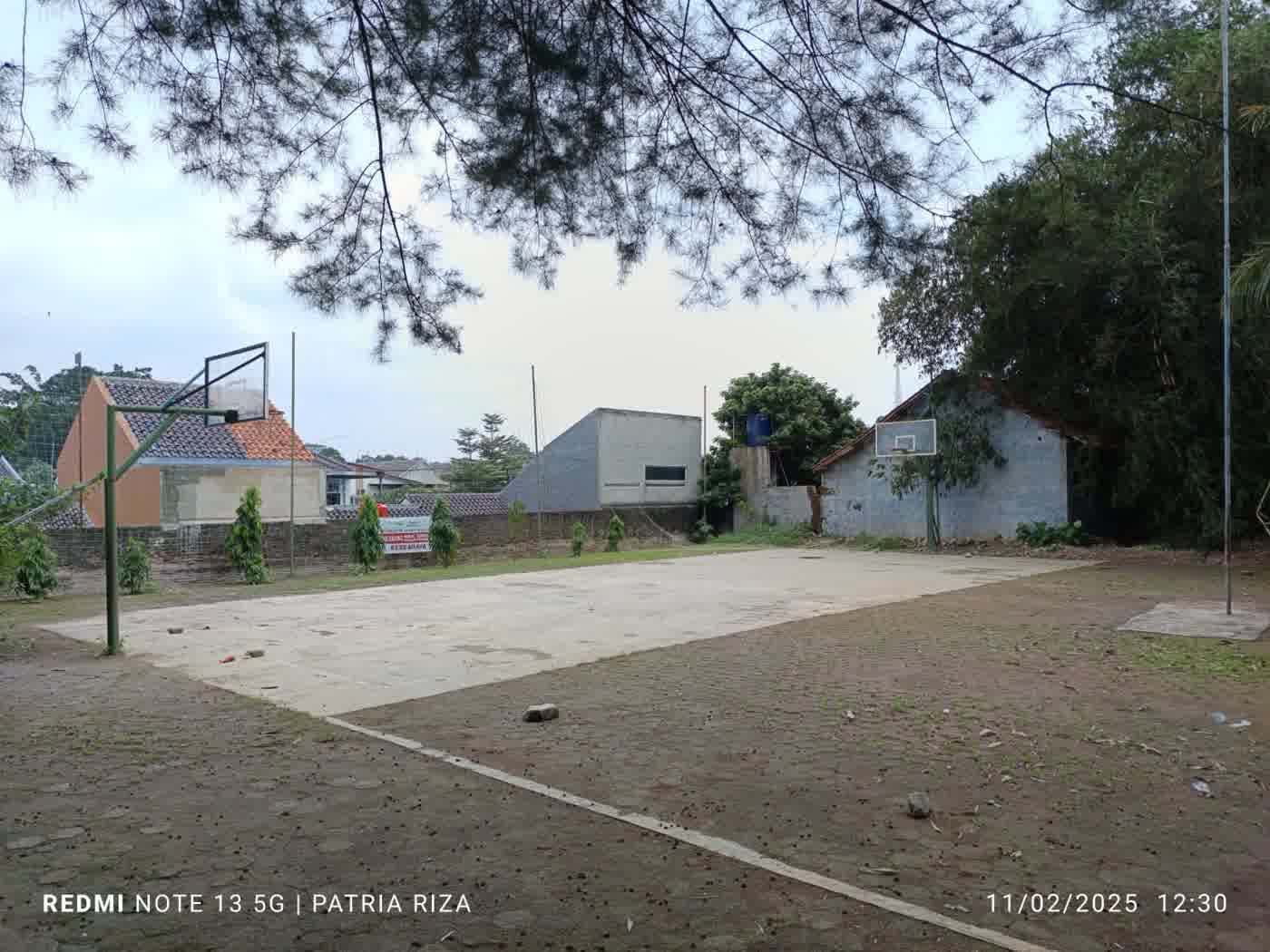 Lapangan Dan Area Bermain Yang Luas