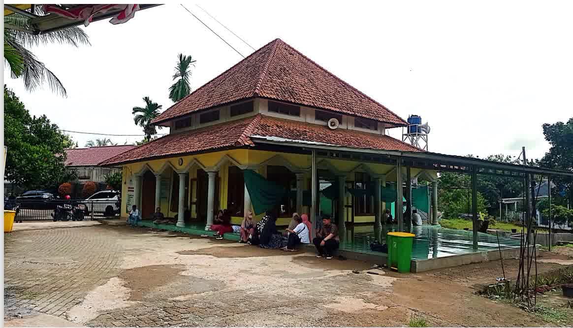 Masjid Sekolah Yang Luas