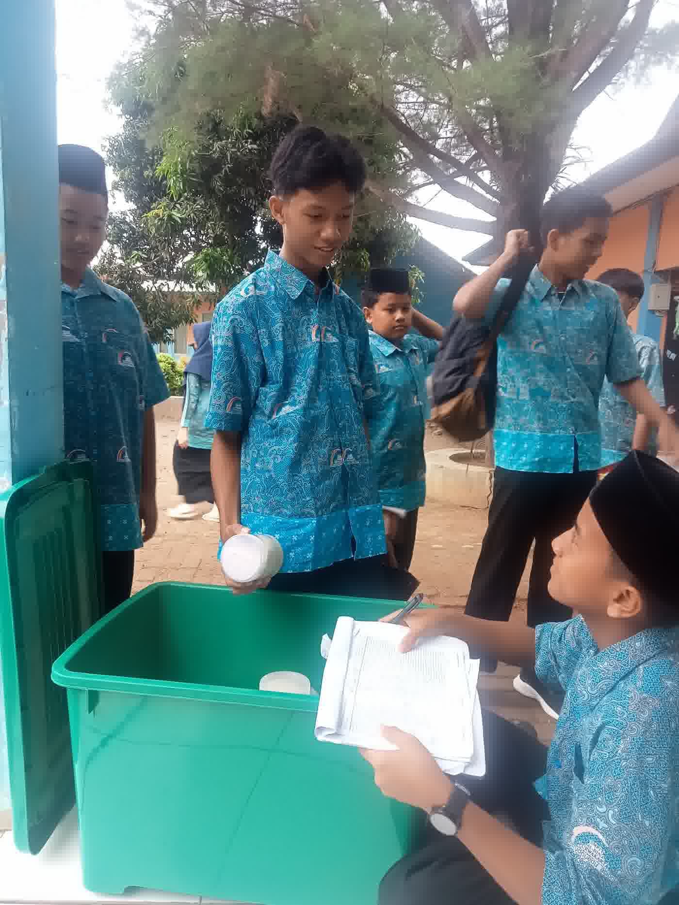 Kegiatan siswa SMPIT Al-Bina